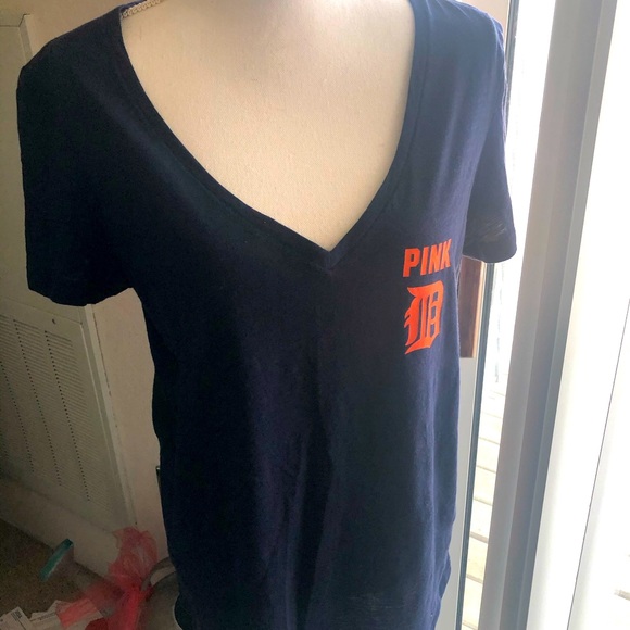 VS Pink Detroit Tigers T-Shirt - Picture 2 of 6